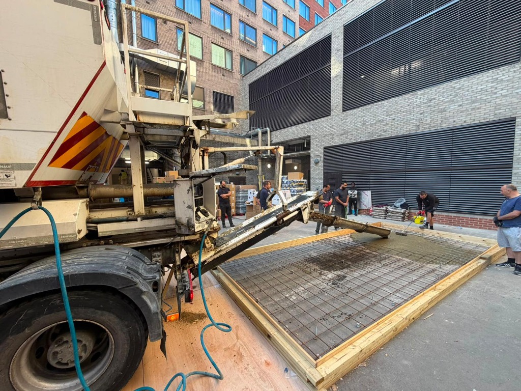 Volumetric Concrete Mixer Chute Discharge Hemel Hempstead